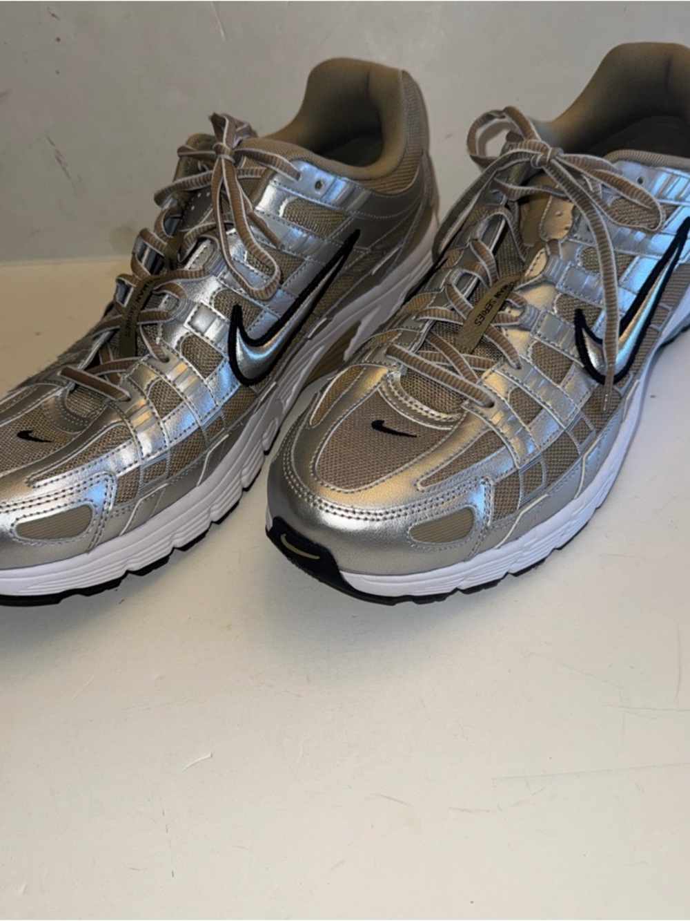 Nike P-6000 Mens 15  Running Shoe HQ3030-200 Khaki Metallic Silver New Bowerman